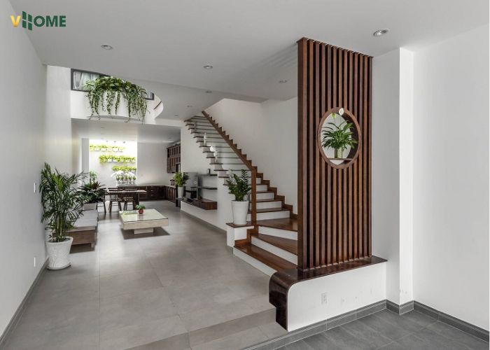 Trang trí lối đi cầu thang với lam hộp gỗ nhựa Trang trí lối đi cầu thang với lam hộp gỗ nhựa