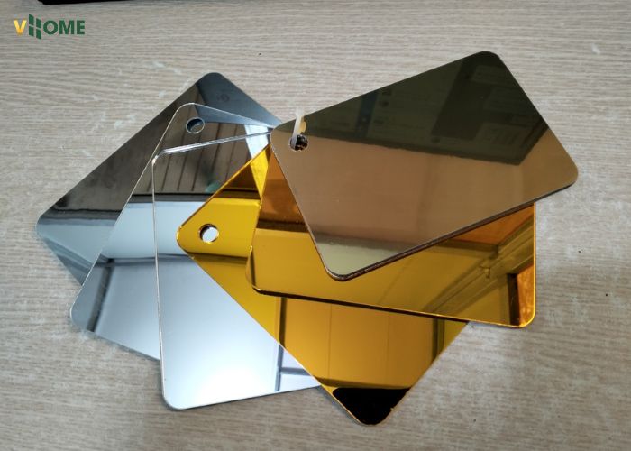 Tấm than tre gương có sự khác biệt màu sắc các lớp film