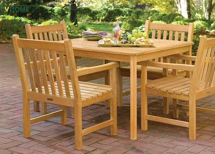 Thanh đa năng được sử dụng làm bàn ghế tại gia