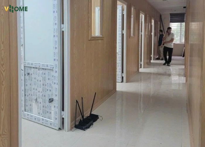 Thi công vách ngăn giả gỗ ở các khu nhà nghỉ Thi công vách ngăn giả gỗ ở các khu nhà nghỉ