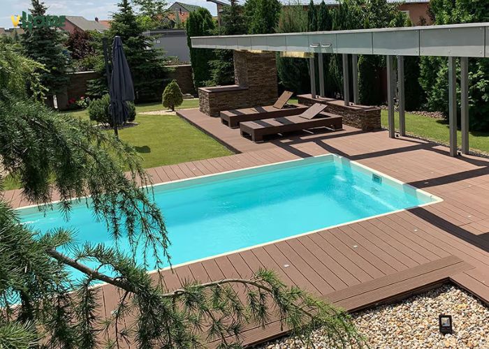 Khu vực hồ bơi được thi công sàn chịu lực ngoài trời Khu vực hồ bơi được thi công sàn chịu lực ngoài trời