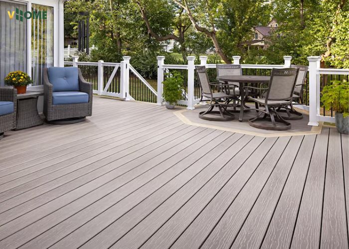 Lát sàn gỗ nhựa ngoài trời phủ polymer ở khu nghỉ dưỡng