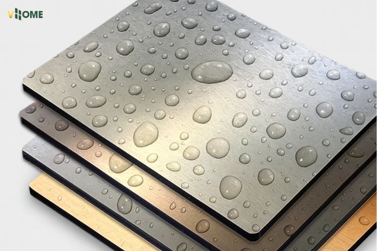 Tấm ốp than tre có chịu được nước không?