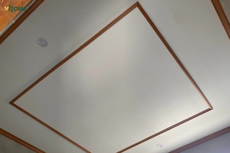 Các tấm trần nhựa nano phẳng ghép khít nhau bởi hèm khóa âm dương