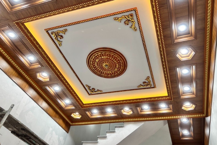 Hoa góc trần nhựa là gì