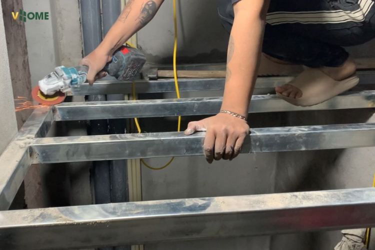 Chuẩn bị hệ khung xương làm sàn nhựa gác lửng