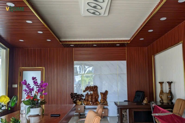 Văn phòng ốp trần nhựa lam sóng giả gỗ Văn phòng ốp trần nhựa lam sóng giả gỗ